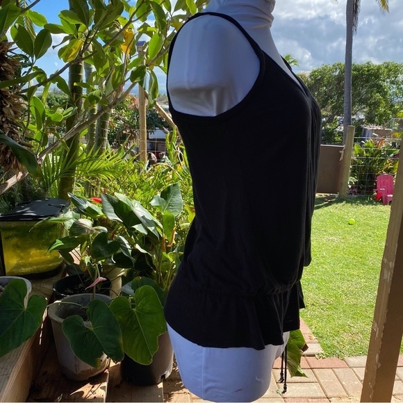 6 for$20♥️ Super cute black blouse with drawstring waist and Shell/bead details - Picture 7 of 10